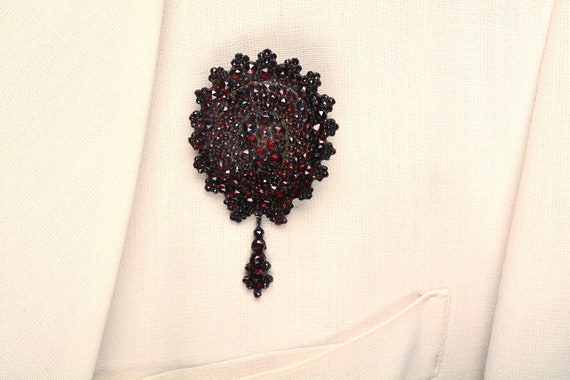 Antique BROOCH _ Bohemian Garnets with Small Garn… - image 5