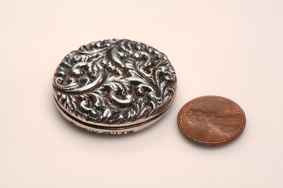 Silver Rouge Compact with original puff: Victoria… - image 1