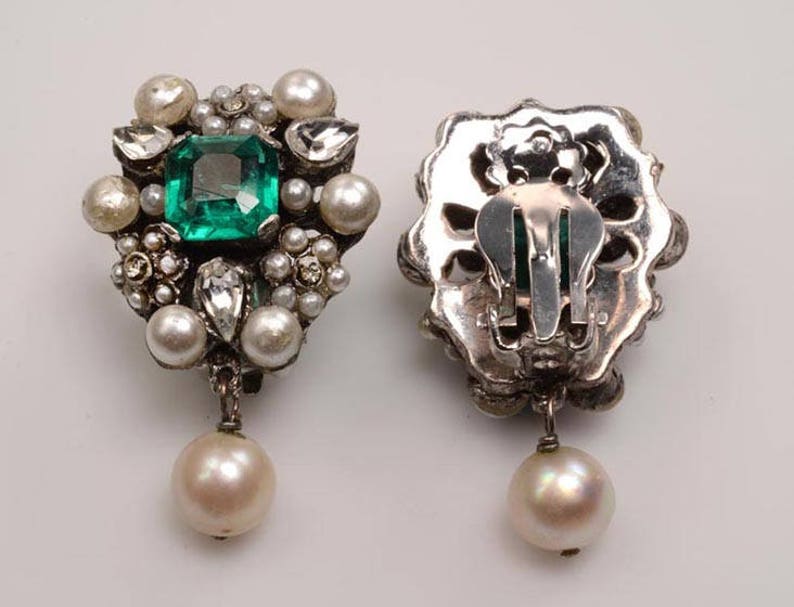 Hungarian Court style Faux Emerald Full Bezel Setting White Rhinestone Tear Drops 1950s Faux Pearls Fine Costume Earrings: Vintage