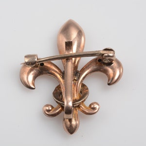 Gold WATCH PIN c.1900: 12k brooch in a fleur-de-lys design set with cultured seed pearls image 2