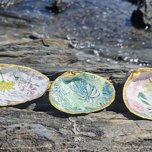 Decoupage Clam Shell - Ring Dish, Seashell, Trinket Dish, Jewelry Holder, Coastal Beach Decor, Trinket Dish, Favor, Handmade in Maine
