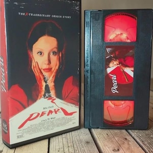 Lampada LED VHS – Decorazione ispirata al film horror Ti West A24 - Riciclata