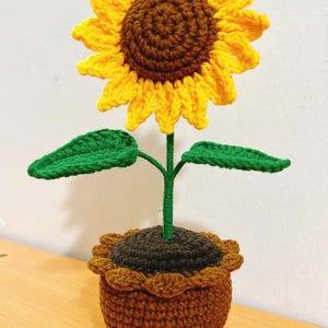 Crochet Sunflower, Handmade Sunflower in Pot, Housewarming Gift, Desk Decoration, Handmade Flower, Crochet Sunflower, Mother&#39;s Day Gift