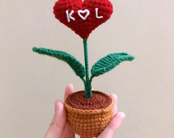 Custom Crochet Name on  Heart, Personalized Valentine Gift, Housewarming Gift, Desk Decoration, Room Decoration, Handmade Valentine Gift