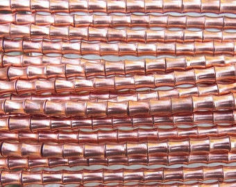 6,5x5 mm (agujero de 2 mm) Acabado de cobre Abalorios en forma de bambú de metal de latón macizo - Hebra de 24 pulgadas (BS635)