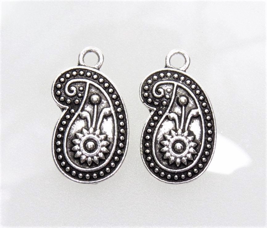 Orecchini A Cerchio Grandi In Argento 925 Con Gancio Paisley E Sfere - Chaiyo Creations