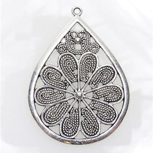 Großer verzierter 59x43x1,5 mm antiker silberfarbener Legierungs-Metallanhänger - Menge 1 (MB341)