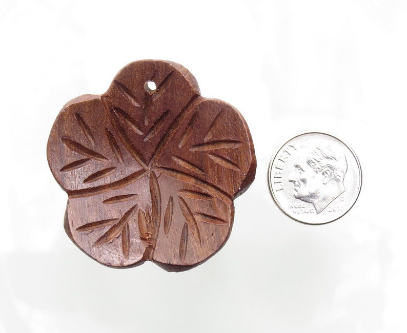 36mm Hand Carved Wood Flower Decorative Pendant PCP18