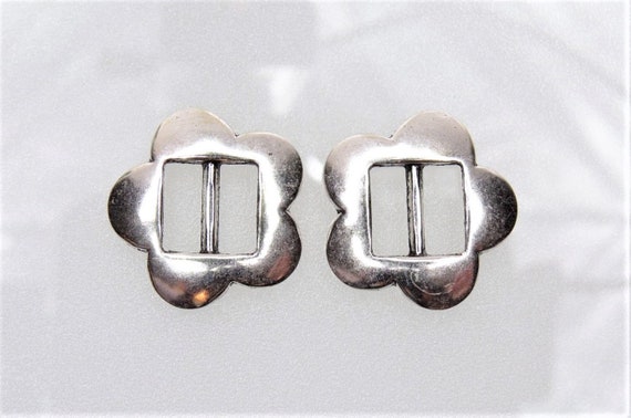 24mm Antique Silver Alloy Metal Flower Buckle Closures/Jewelry Component - Qty 6 (MB355)