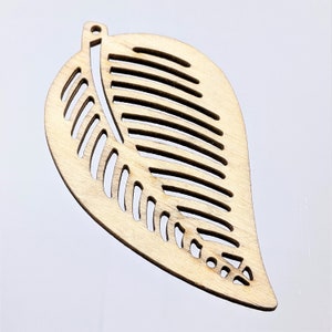 Leaf 70x39x3mm Undyed Wood Decorative Earring Component/Pendant - Qty 4 (MB372)