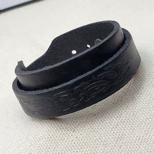 15mm to 26mm Soft Pliable Black Flat Leather Adjustable Length Cuff Bracelet - Qty 1 (LC10)