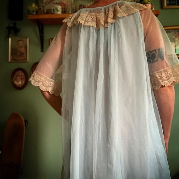 Vintage 50s/60s baby blue nightgown and sheer lac… - image 2