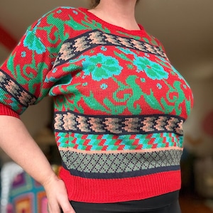 Vintage 90s abstract floral patterned short sleeve knit pullover sweater by Here’s a Hug