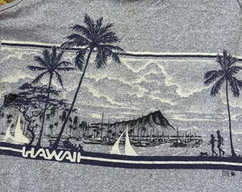 Camiseta de tirantes estilo surfista hawaiana vintage de los años 80, con un solo pespunte, de un solo lado y color gris.