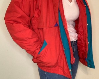 Chaqueta de esquí y snowboard vintage de los años 80 y 90 con cremallera roja y bolsillos de Be in the Current Seen