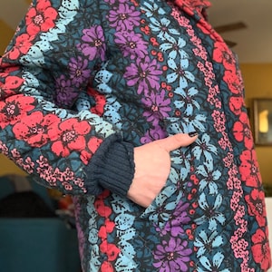 Vintage 70s 80s 90s floral quilted zip up jacket by Petti