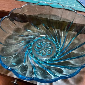 Hazel Atlas Capri Blue Swirl light blue bowl