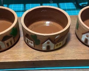 Terracotta planters on wooden tray-Brazil Tucano set of 4