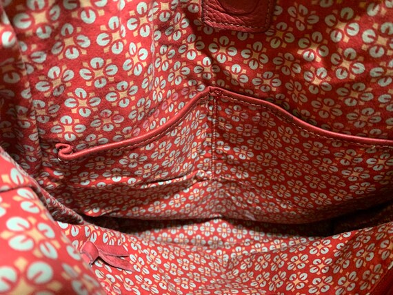 Fossil canvas and leather red floral shoulder bag - image 6