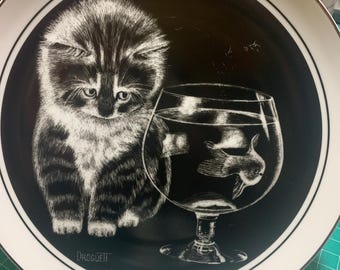 Decorative plate "Kitten's world" by Droguett   "Just Curious"
