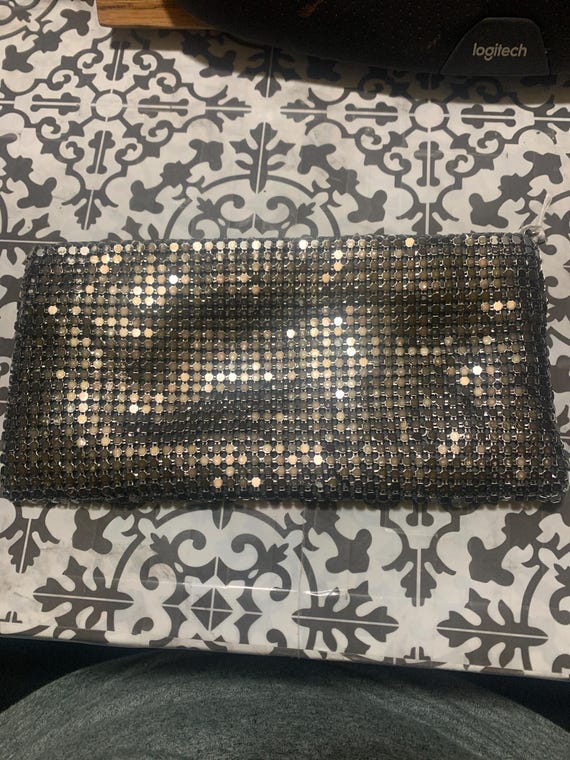 Vintage silver mesh chain mail clutch/ make-up bag