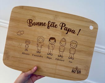 Planche à découper personnalisée avec les membres de la famille,  Spéciale Fête des Pères, bonne fête papa !