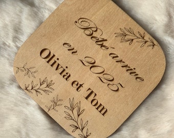 Carte en bois annonce arrivée d’un bébé, annonce grossesse personnalisée. Futur mamie papi, futur tonton tata, futue marraine parrain