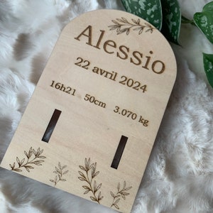 Carte en bois personnalisée pour bracelet de naissance. Idée Cadeau naissance fille garçon