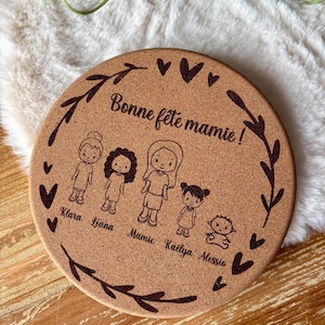 Personalisierter Korkuntersetzer mit Familienmitgliedern. Einzigartige Geschenkidee