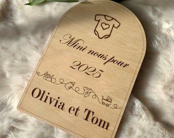 Personalized wooden card announcing the arrival of a baby, pregnancy, or birth. For future grandparents, uncles, aunts, or godparents.