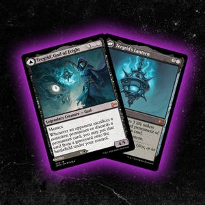 Könnte beinhalten: Zwei Magic: The Gathering-Karten. Eine Karte zeigt eine Kapuzenfigur mit dem Text "Tergrid, God of Fright". Die andere Karte ist "Tergrid's Lantern". Beide Karten haben ein dunkles Fantasy-Thema mit detaillierten Kunstwerken und Text.