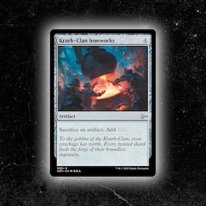Op de afbeelding: Een Magic: The Gathering-kaart getiteld "Krark-Clan Ironworks". De kaart toont een illustratie van goblins in een smederij. De tekst beschrijft de functie van het artefact en de smaaktekst over de Krark-Clan.