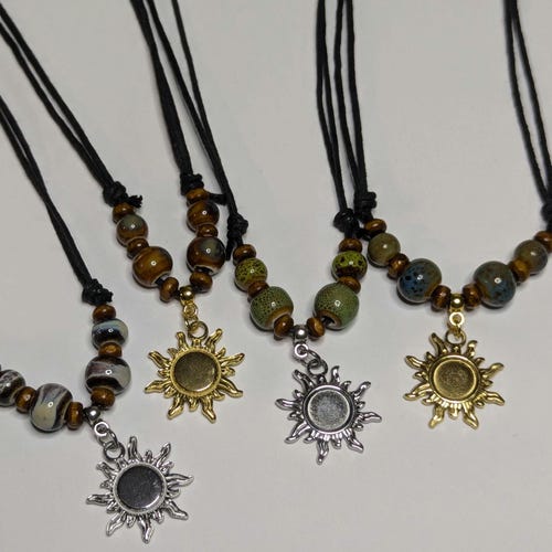 Charm soleil en acier inoxydable avec perles en céramique, argent ou or, bohème hippie lunatique gothique réglable corde noire cordon ras de cou empilable