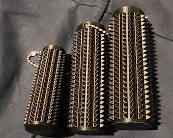 Paquete de 3 llaveros antiestrés con pinchos estimulantes