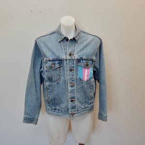 last chance Vintage LEVI&#39;S Denim JACKET 4 pocket trucker made in USA coat size Small