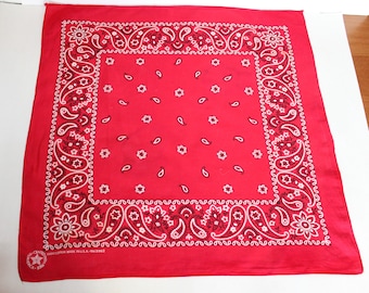 Vintage RED Paisley BANDANA USA rn 13962 made in usa 100% Cotton