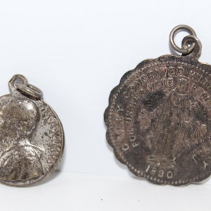 last chance Vintage lot of 2 CATHOLIC metal charms pendants Pope Pius late 1800&#39;s