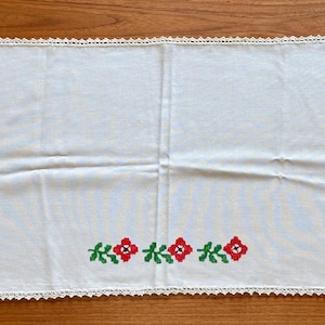 Vintage TABLE RUNNER handmade hand painted with flowers