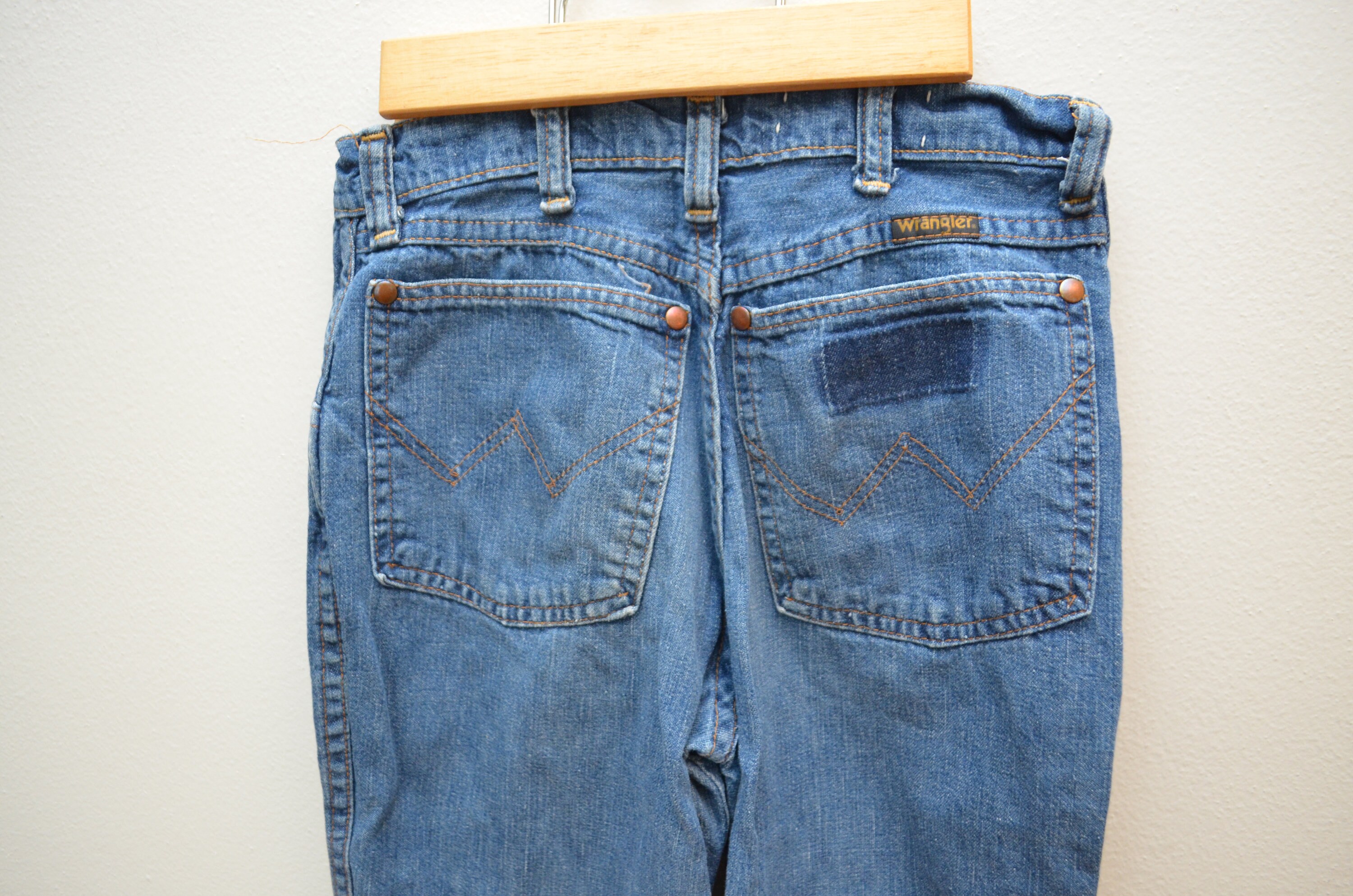 Wrangler red cheap label jeans