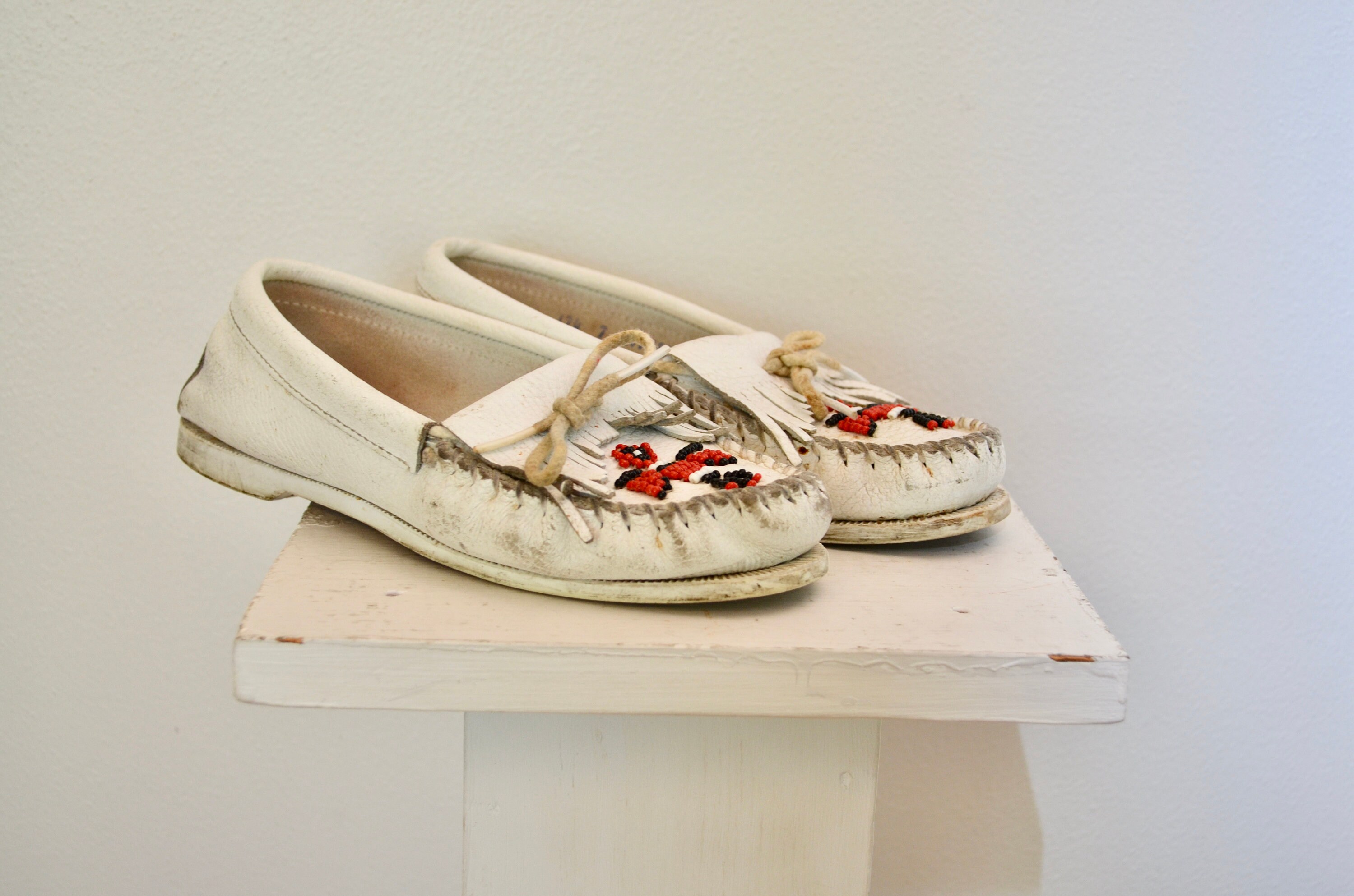 Vintage MINNETONKA Brown Leather Moccasins Slippers Shoes Size 7 Women Ship Free Schoenen damesschoenen Instappers Mocassins 