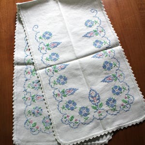 Vintage Cross Stitched Embroidered Linen Table Runner with Blue & Pink Flowers and Fancy Border
