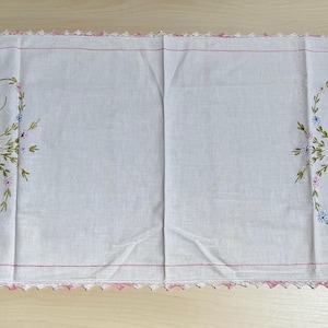 Vintage TABLE RUNNER handmade EMBROIDERED with flowers
