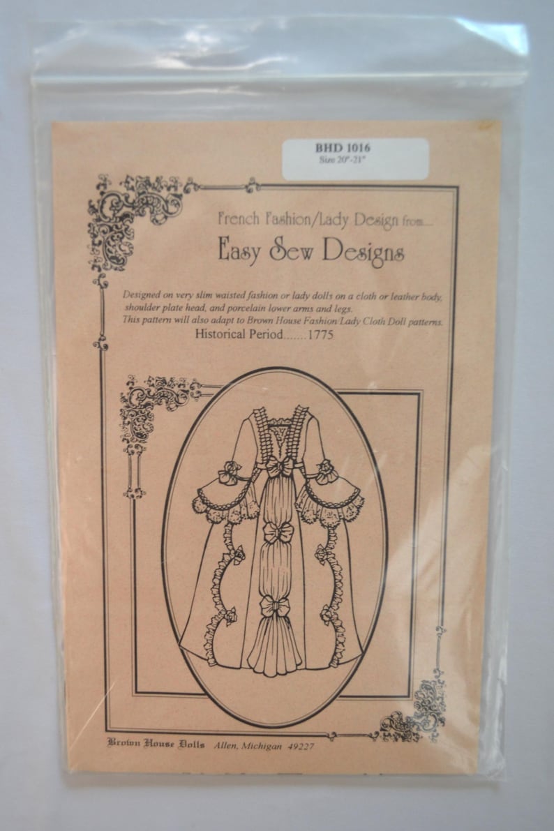 Easy Robe Sewing Pattern Patrons de vêtements pour poupées Easy Sew Designs Brown House (pour ...