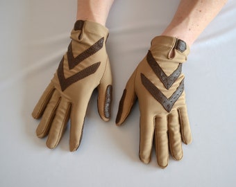Vintage Women's Driving Gloves Isotoner Stretch Tan and Brown One Size Fits All