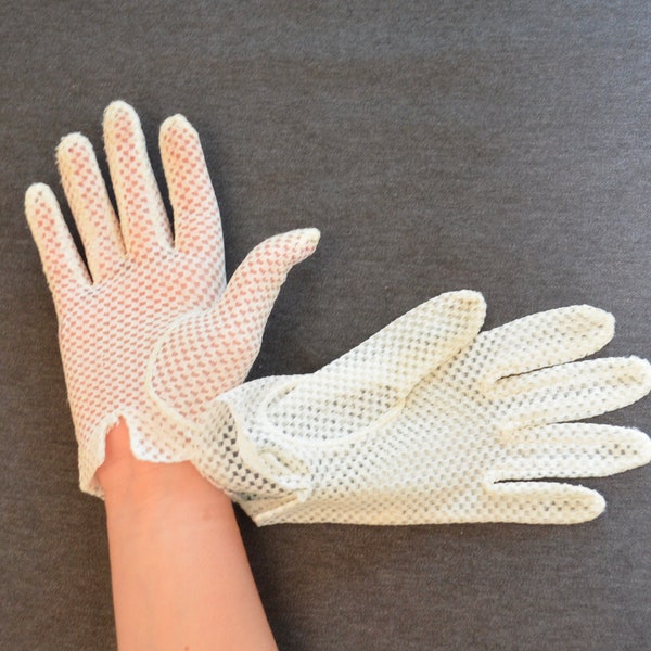 last chance Vintage OFF WHITE Mesh Ladies Formal Dress Gloves Wrist Length