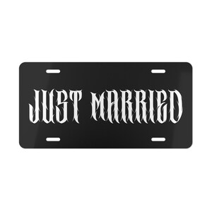 Matrícula de heavy metal para recién casados, matrícula personalizada de heavy metal, regalo de heavy metal, accesorios góticos para coche, matrícula de bruja imagen 2