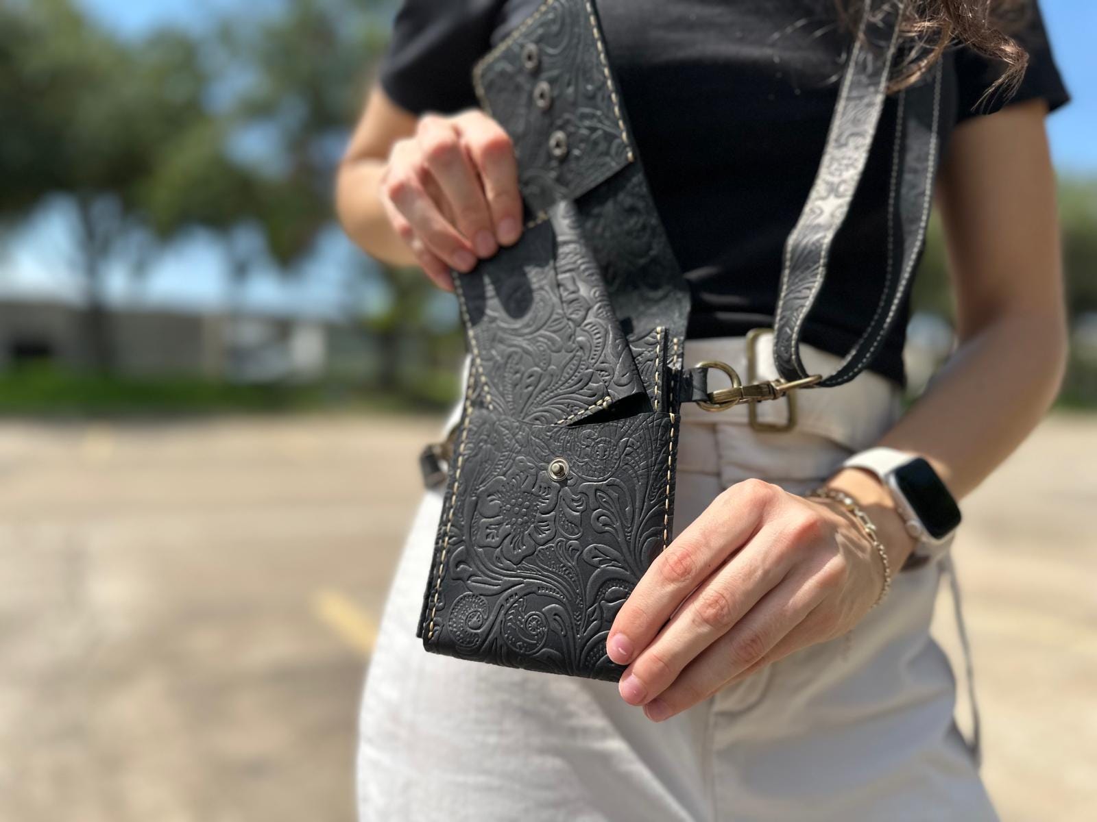LEWISBURG - Crossbody Phone Bag
