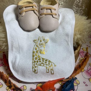Funny Giraffe Baby Bib: Infant Mealtime Accessory