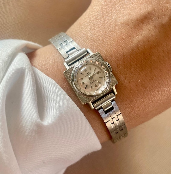 Vintage 1970s Technos Ladies Watch: Silver Chrome, Diamond Cut Dial