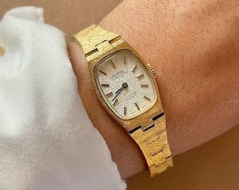 Vintage 1970s Montine Swiss Gold Plated Wind Up Tank Style Ladies Cocktail Watch